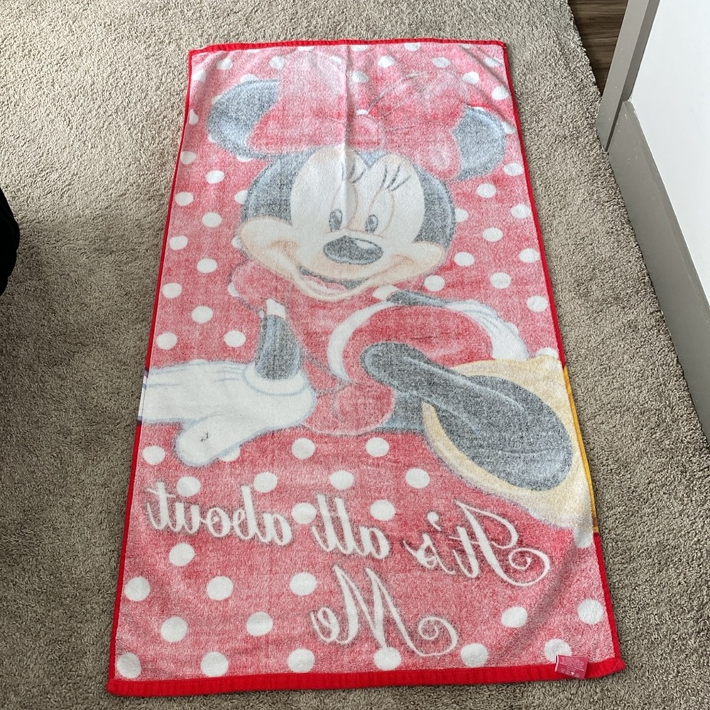Disney Minnie Mouse beach towel - Picture 6 of 6
